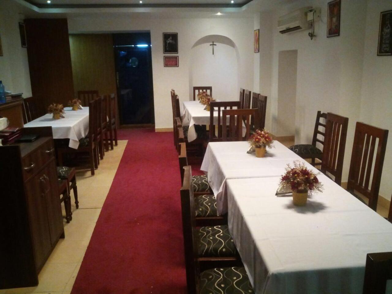 Creek Hotel - Pangim Exterior foto